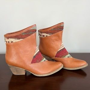 Sbicca Blanket Aztec Navajo Faux Leather Vegan Cowboy Western Boots Women's 7.5